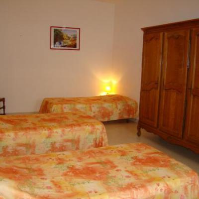 1er étage • Chambre triple (3 lits de 90)